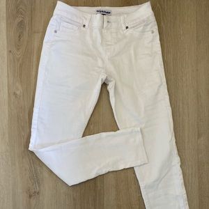 White skinny jeans